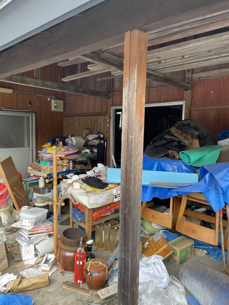 リフォーム前の劣化した柱