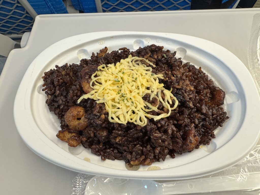 岡山名物えびめしのテイクアウト（黒い炒めご飯）